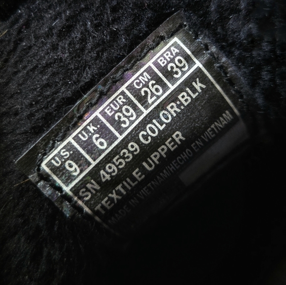 Skechers Women's Black Suede  Ankle Boots with Knit Cuff. Size 9 US. - Picture 9 of 9